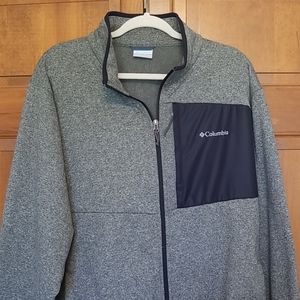 NEW! Men's Columbia zip up sweater